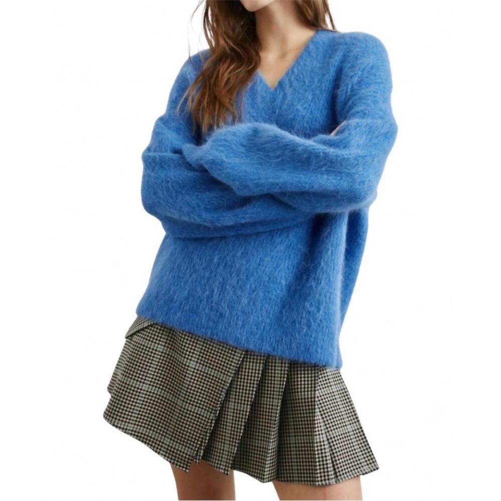 NWT Rails Jodie Blue V-Neck Fuzzy Cozy Pullover Boxy Fit Sweater in Cobalt Blue